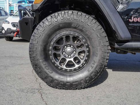 Used 2022 Jeep Wrangler Unlimited Rubicon w/ Xtreme Recon 35" Tire Package image 8