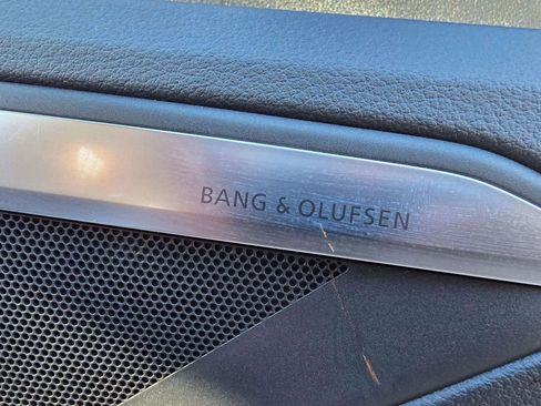 Used 2022 Audi e-tron Premium Plus w/ Premium Plus Package image 16