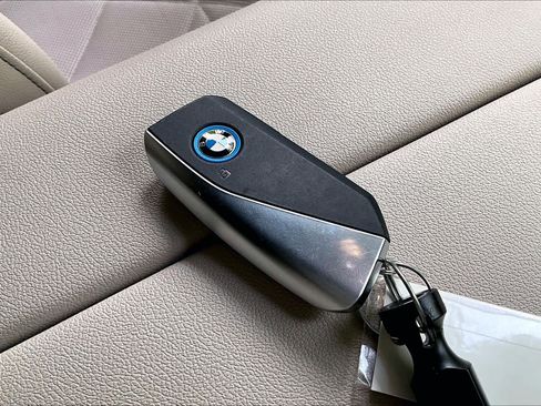 Used 2024 BMW iX xDrive50 w/ Premium Package AWD/4WD image 14