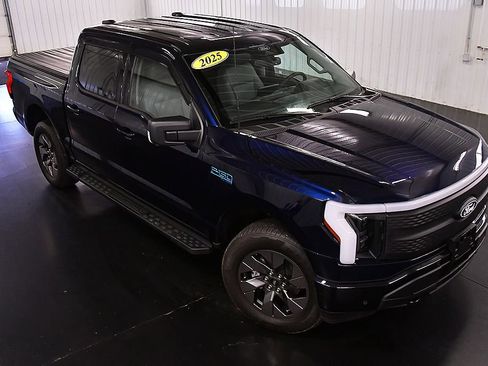 Used 2025 Ford F150 Lightning Flash image 17