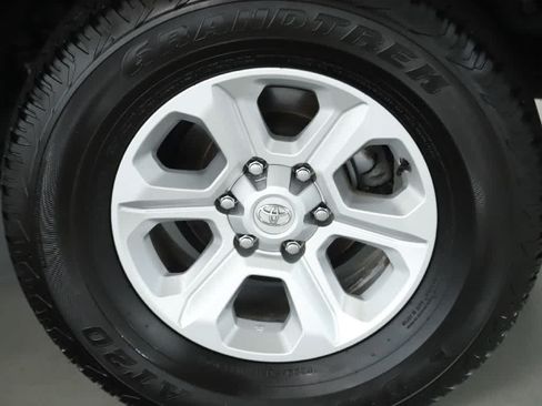 Certified 2024 Toyota 4Runner SR5 Premium w/ Moonroof Package AWD/4WD image 40