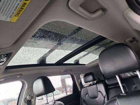 Used 2023 Kia Sorento S w/ Panoramic Sunroof Package FWD image 37