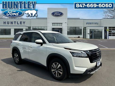 Used 2023 Nissan Pathfinder SL w/ Lighting Package (N92) AWD/4WD image 4
