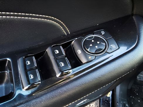 Used 2018 Ford Edge Titanium w/ Equipment Group 301A image 24