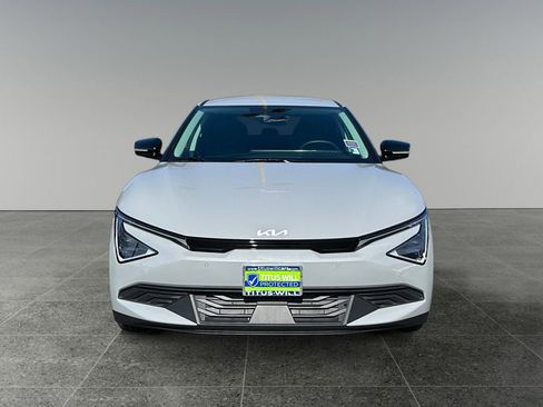 Used 2025 Kia EV6 Light RWD image 2