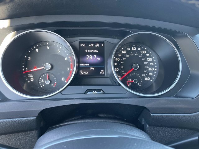 Used 2021 Volkswagen Tiguan SEL AWD/4WD image 35