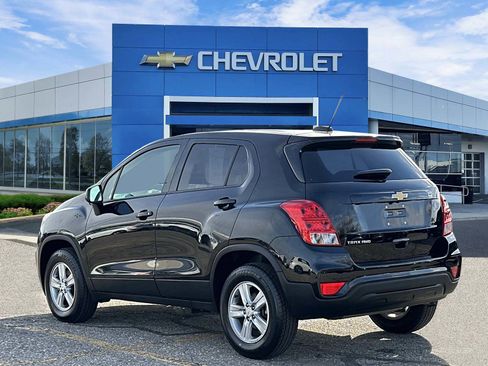 Certified 2022 Chevrolet Trax LS w/ Tint and Cruise Package image 4