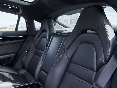 Used 2020 Porsche Panamera 4 image 43