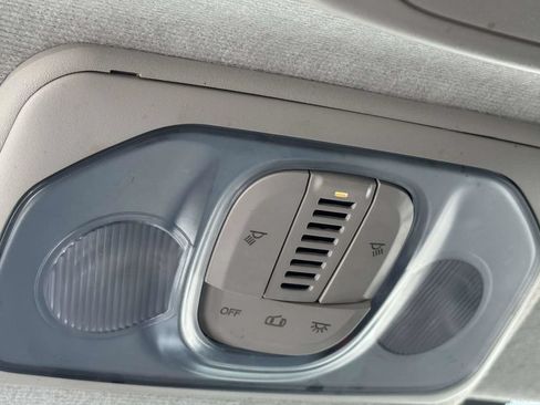 Used 2025 RAM ProMaster 2500 w/ U-Haul Equipment Group FWD image 33