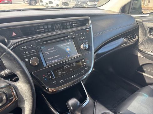 Used 2016 Toyota Avalon XLE image 17