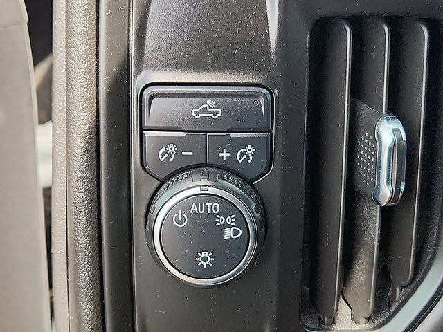 Used 2022 Chevrolet Silverado 1500 Custom RWD image 16
