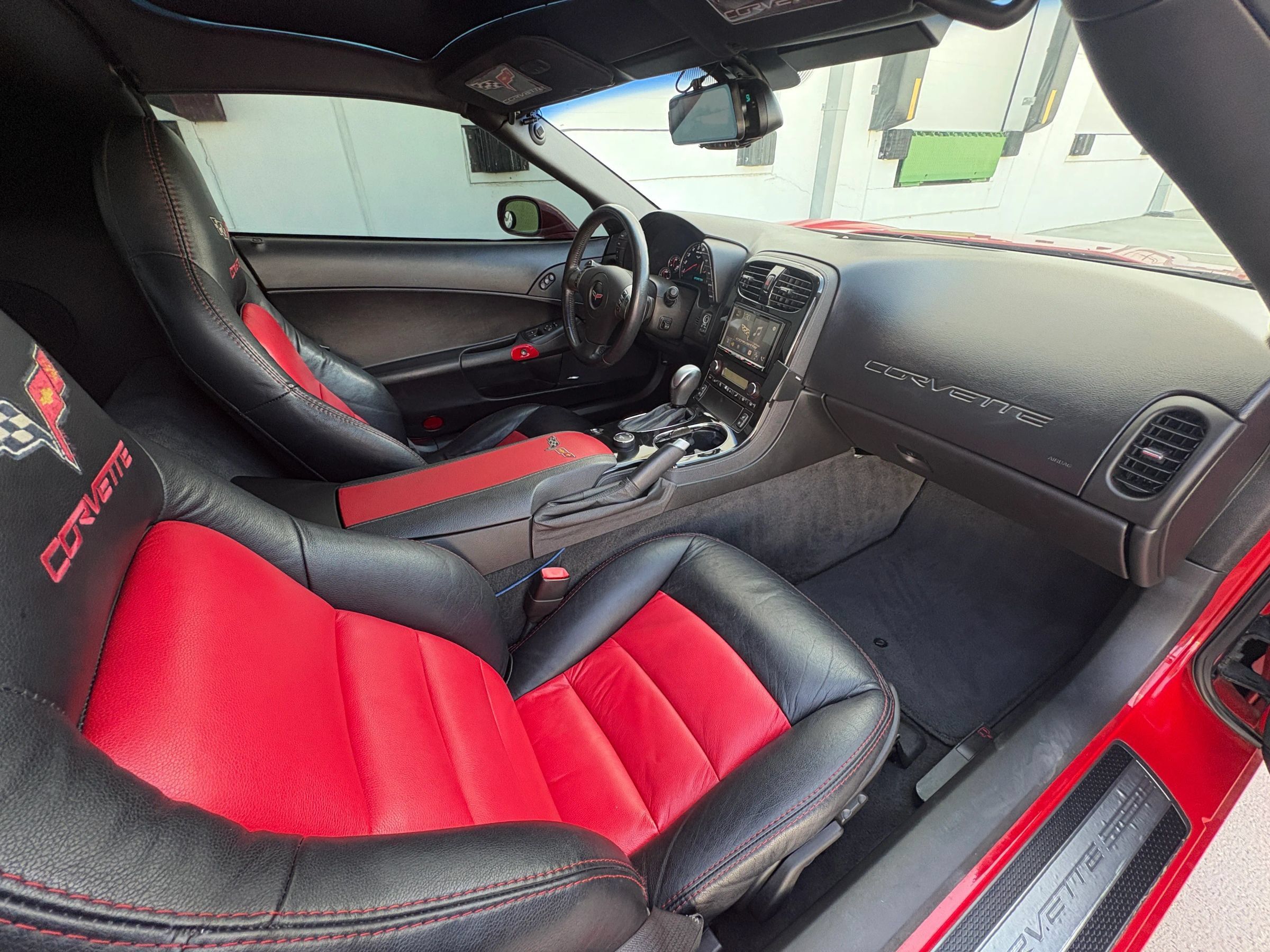 Used 2009 Chevrolet Corvette Coupe w/ Preferred Equipment Group RWD image 17