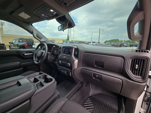 Used 2023 Chevrolet Silverado 1500 Custom Trail Boss AWD/4WD image 31