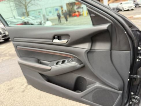 Used 2021 Nissan Altima 2.5 SR image 22