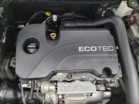 Used 2019 Chevrolet Equinox LS image 30