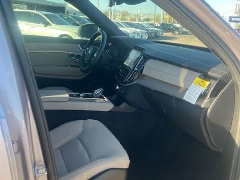 New 2026 Volvo XC90 B6 Core image 31