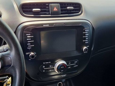 Used 2019 Kia Soul + FWD image 20
