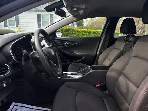 Used 2019 Chevrolet Malibu LT image 17