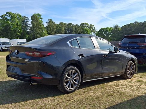 Used 2021 MAZDA MAZDA3 Sedan image 4