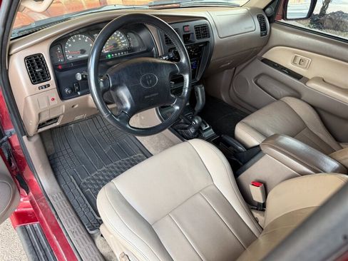 Used 2002 Toyota 4Runner SR5 image 2