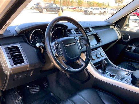 Used 2017 Land Rover Range Rover Sport SE image 17