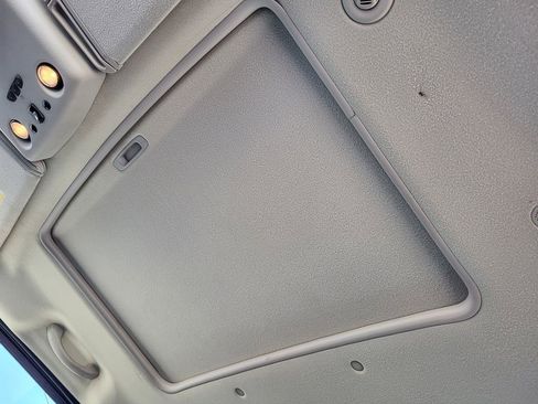 Used 2005 HUMMER H2 SUT w/ Preferred Equipment Group image 22