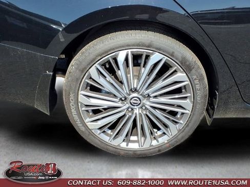 Used 2025 Nissan Altima 2.5 SL FWD image 16