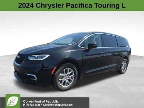 Used 2024 Chrysler Pacifica Touring-L image 1