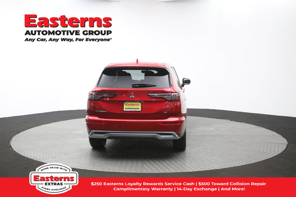 Used 2025 Mitsubishi Outlander SE AWD/4WD image 40