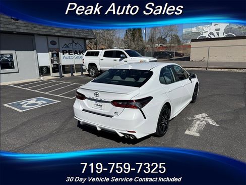 Used 2023 Toyota Camry SE image 7