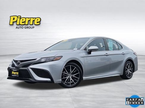 Used 2022 Toyota Camry SE FWD image 1
