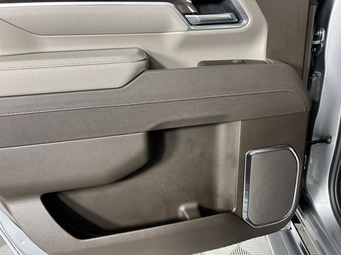 Used 2025 Chevrolet Silverado 3500 LTZ w/ LTZ Convenience Package image 27