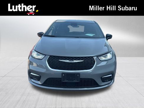 Used 2025 Chrysler Pacifica Select FWD image 1
