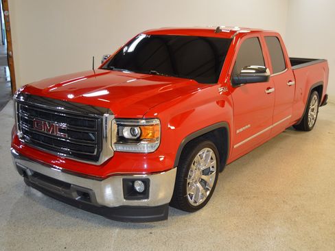Used 2014 GMC Sierra 1500 SLT w/ Suspension Package, Off-Road AWD/4WD image 7