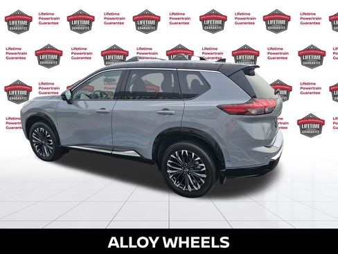 Used 2026 Nissan Rogue Platinum w/ Platinum Premium Package image 4