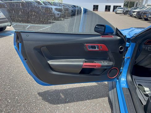 Used 2022 Ford Mustang Coupe RWD image 8