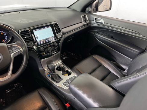 Used 2022 Jeep Grand Cherokee Limited image 21