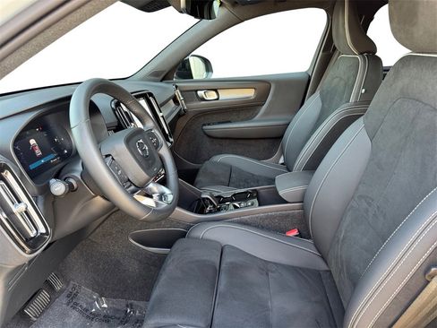 Certified 2025 Volvo XC40 B5 Plus image 11