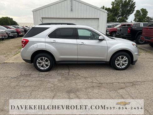 Used 2017 Chevrolet Equinox LT image 6