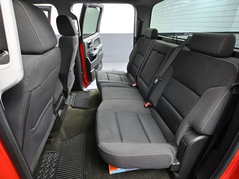 Used 2018 Chevrolet Silverado 1500 LT w/ All Star Edition image 39