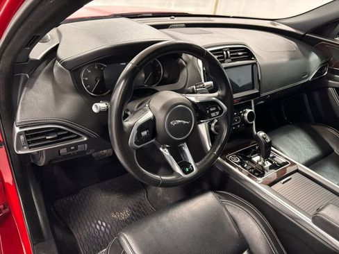 Used 2020 Jaguar XE R-Dynamic S image 10