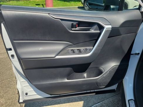 Certified 2025 Toyota RAV4 LE FWD image 12