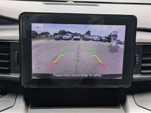 Used 2021 Ford Explorer XLT w/ Equipment Group 202A AWD/4WD image 14