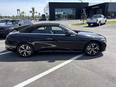 Used 2025 Mercedes-Benz CLE 300 4MATIC Cabriolet image 2