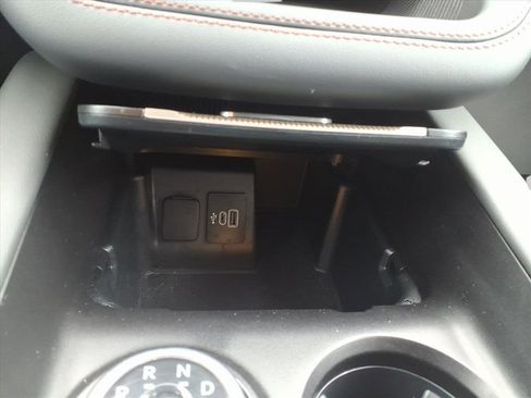 Used 2025 Ford Explorer Active image 25