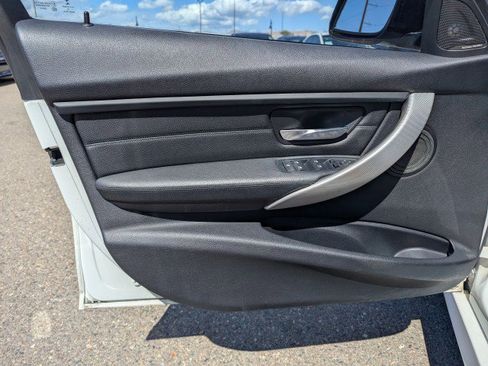 Used 2015 BMW 328i xDrive Sedan AWD/4WD image 9