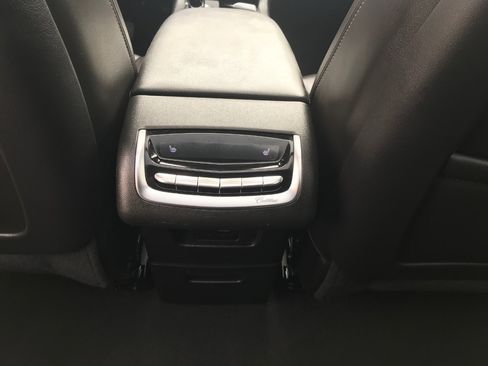 Certified 2025 Cadillac XT6 Premium Luxury image 27