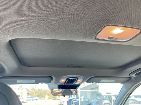 Used 2025 Hyundai Elantra SEL image 27