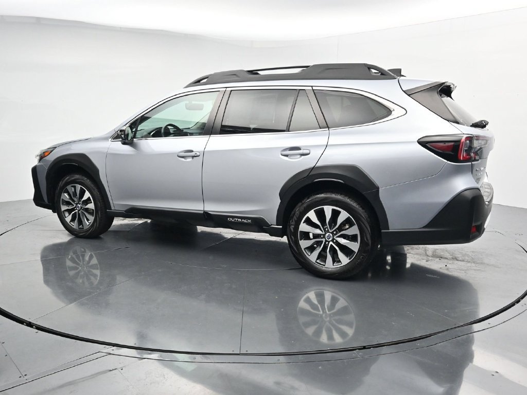 Used 2024 Subaru Outback Limited AWD/4WD image 5