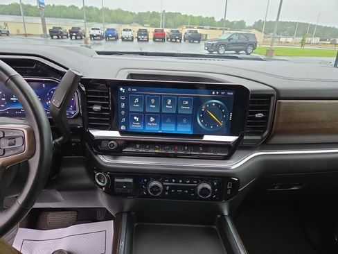 Used 2024 Chevrolet Silverado 3500 High Country w/ High Country Premium Package image 21